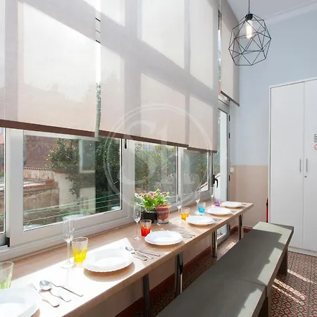8 En Gracia Apartment *
